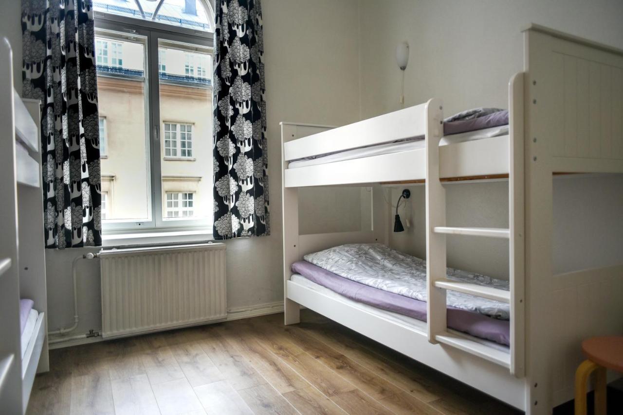 Diana Park Hostel *