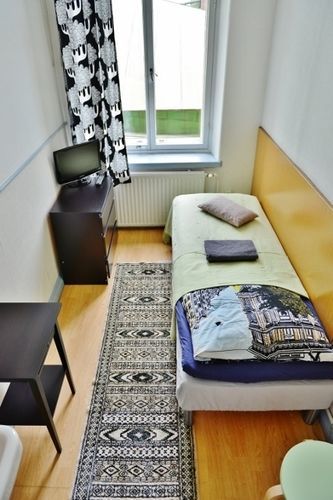 Diana Park Hostel *